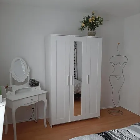 Ferienhaus Ommy Mehrwein 아파트 *